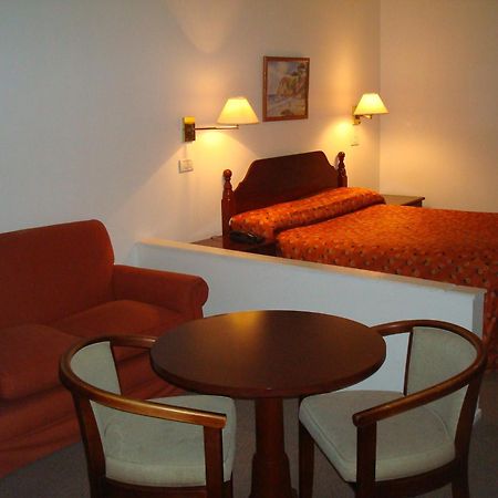 Family Inn San Rafael  Eksteriør billede